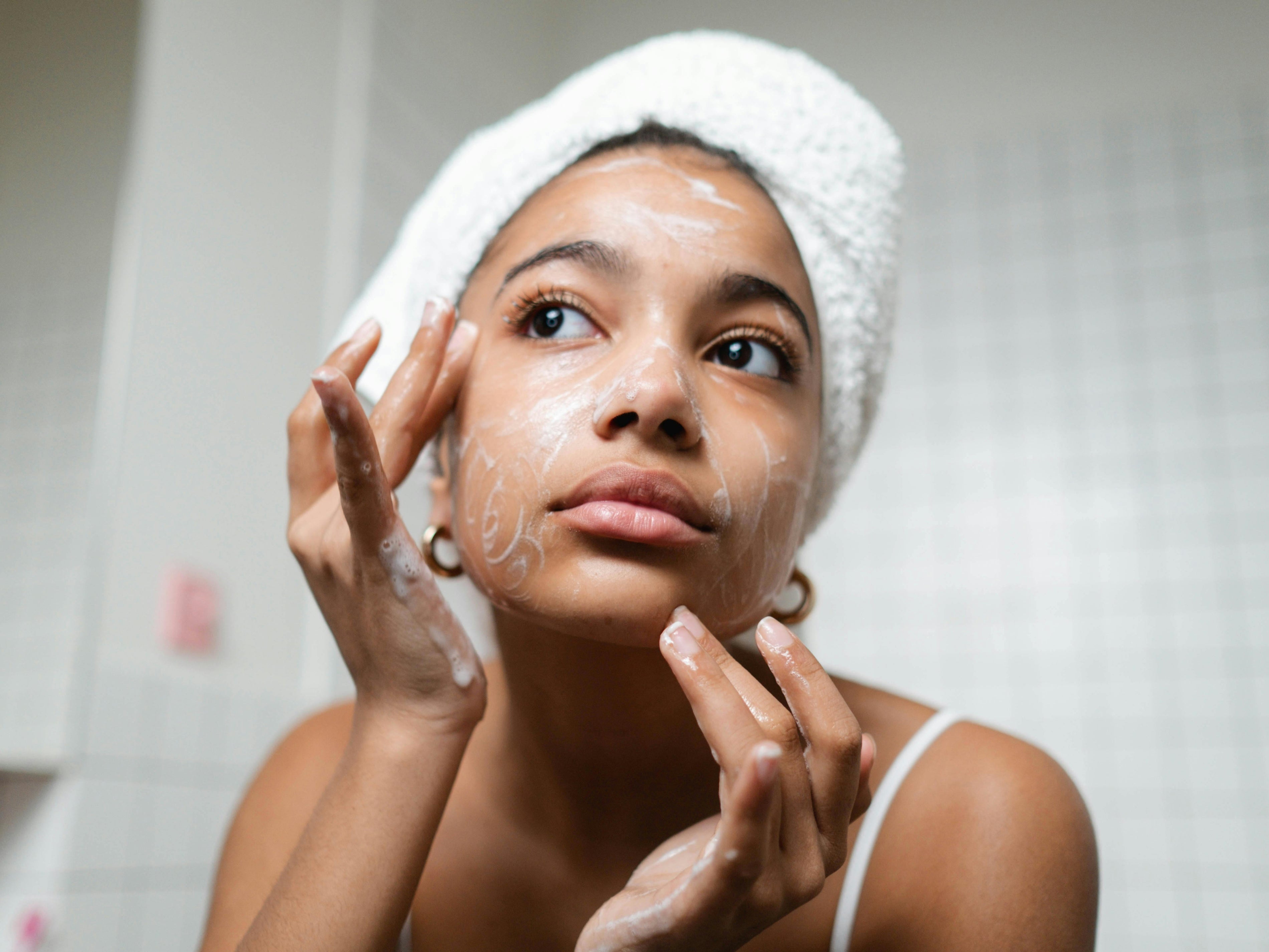 The Truth About Titanium Dioxide in Mineral Makeup & Sunblock: Is it Really Clean Cosmetics?