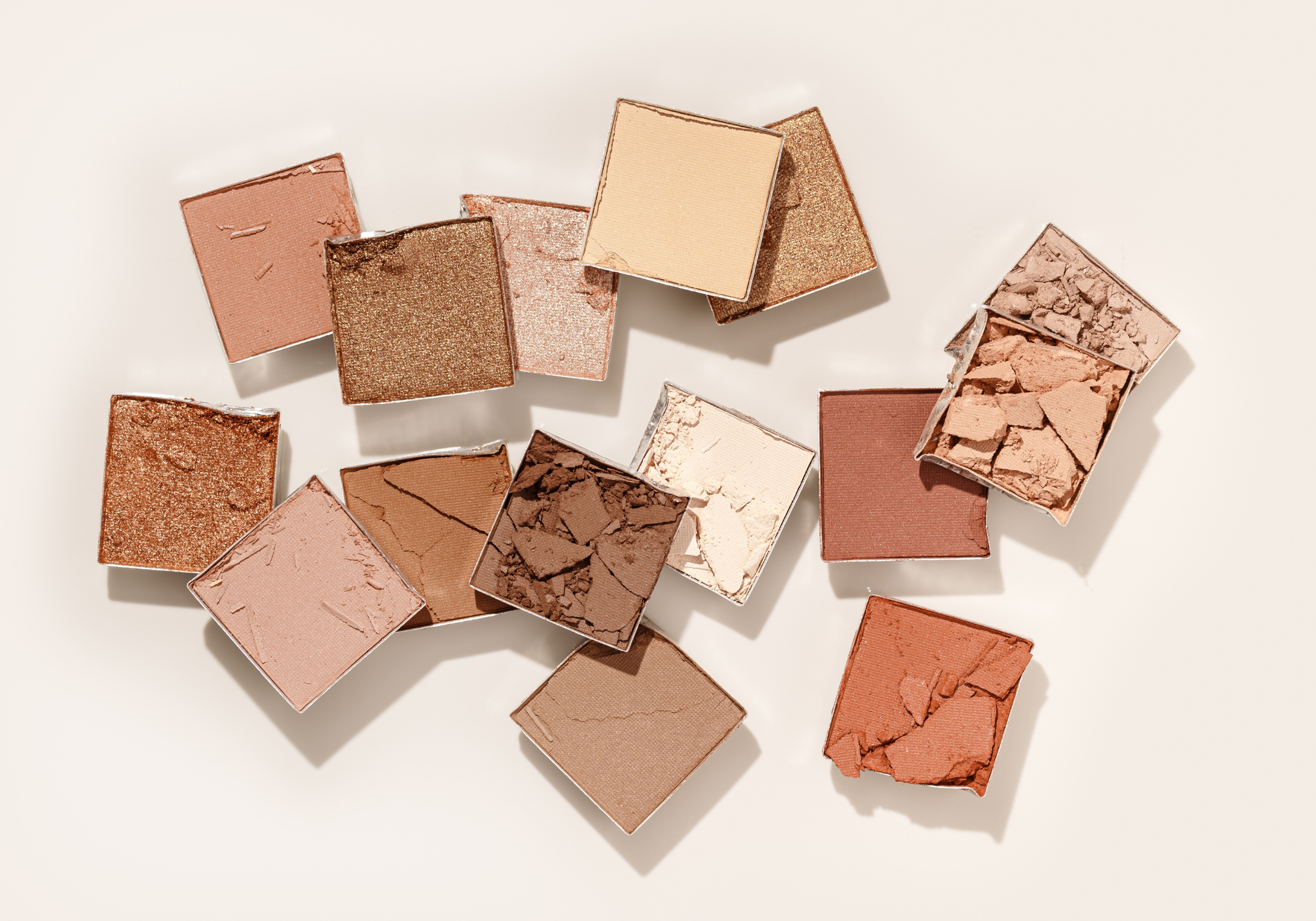 Ingredients to Avoid in Makeup: Bismuth Oxychloride, Talc, Titanium Dioxide, Silicone and More